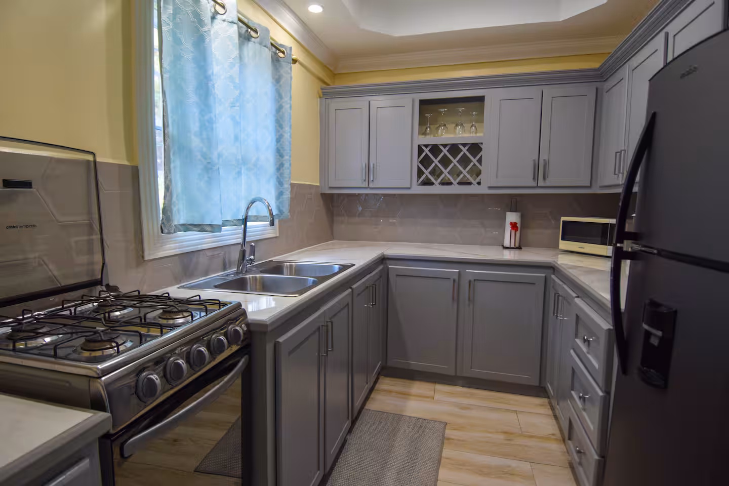 SeaPiton View Apartment